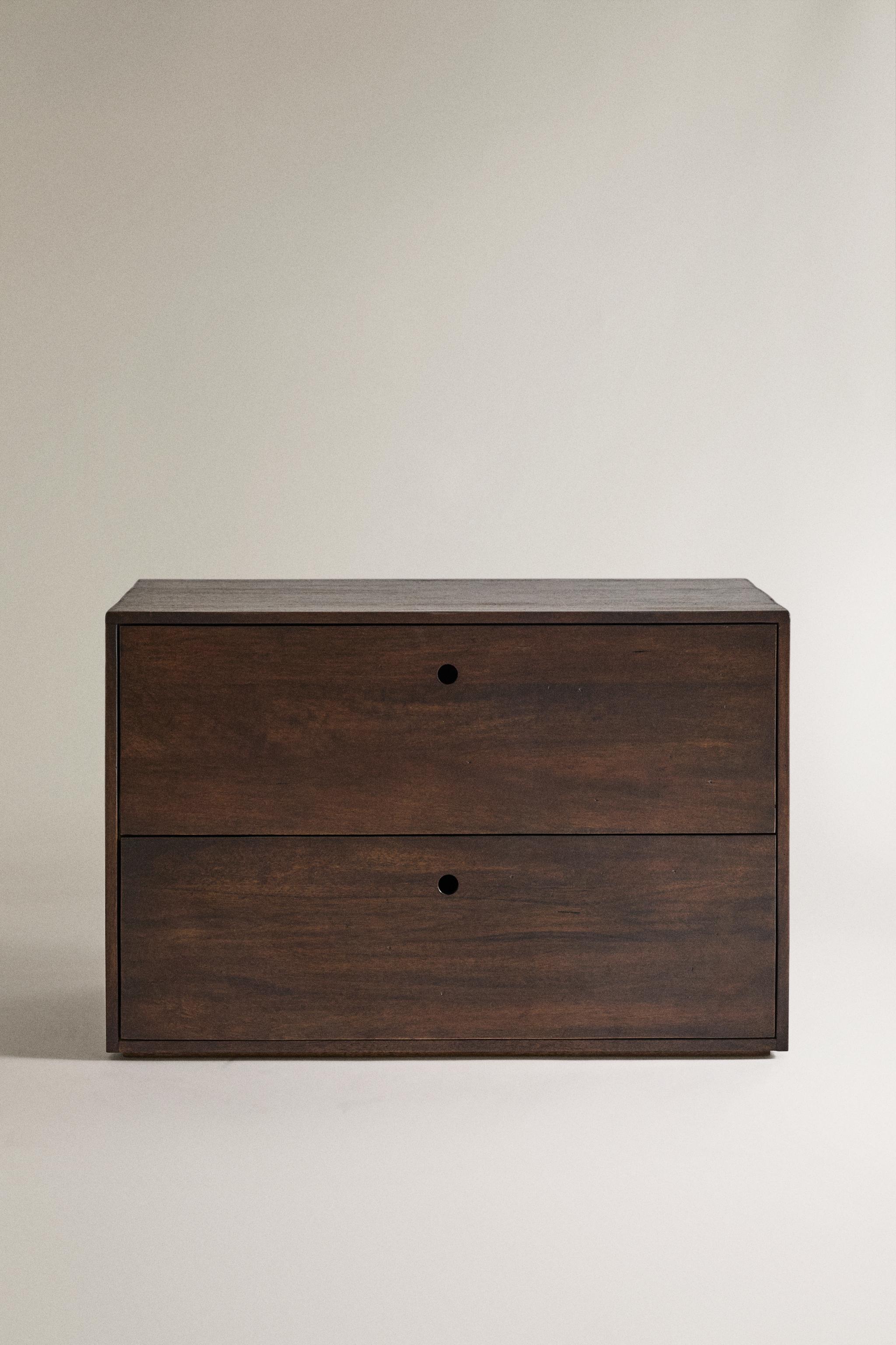 WOODEN CHEST OF DRAWERS